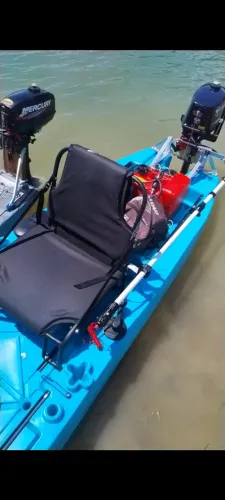 Caiaque Dourado light+motor Tohatsu 5HP+motor elétrico zero km !