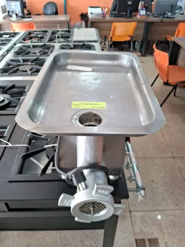PICADOR D ECARNE BERMAR SEMI NOVO COM GARANTIA
