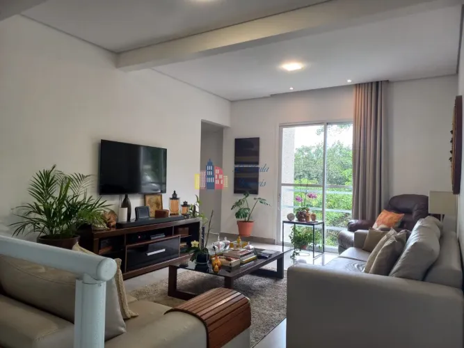 Casa em Condomínio de Luxo em Santana de Parnaíba-SP, Bairro Tarumã: 4 Quartos, 1 Suíte, 2
