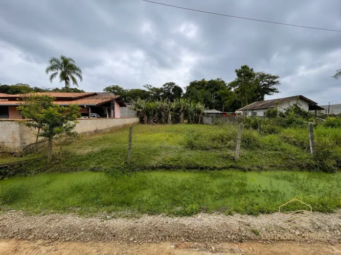 TERRENO DE 300M² A VENDA EM BALNEÁRIO BARRA DO SUL - COSTEIRA