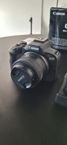 Canon R50 com Lente 18-45mm