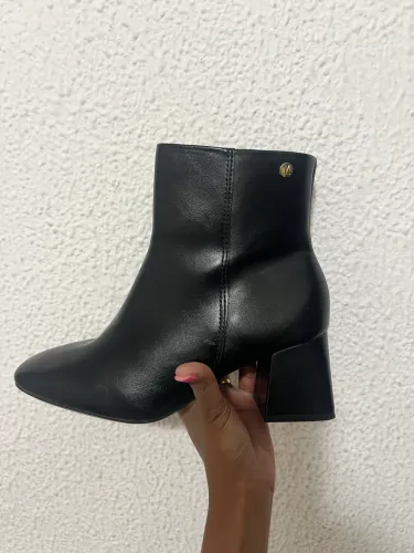 (Aceito oferta) Bota Vizzano Salto Bloco Médio Confortável 1 un. | Cor: Preto, Tam:37