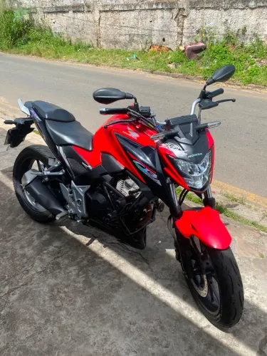 HONDA/CB300F TWISTER CBS<br>Ano: 2023<br>QUITADA EM DIAS SUPER CONSERVADA.<br>R$24.000