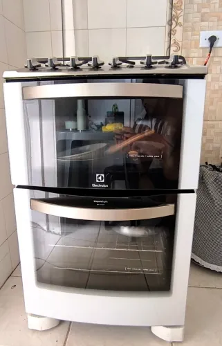 Fogão Eletrolux (forno duplo e grill)