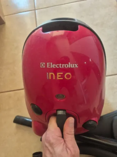 Aspirador de pó Electrolux NEO 1200W