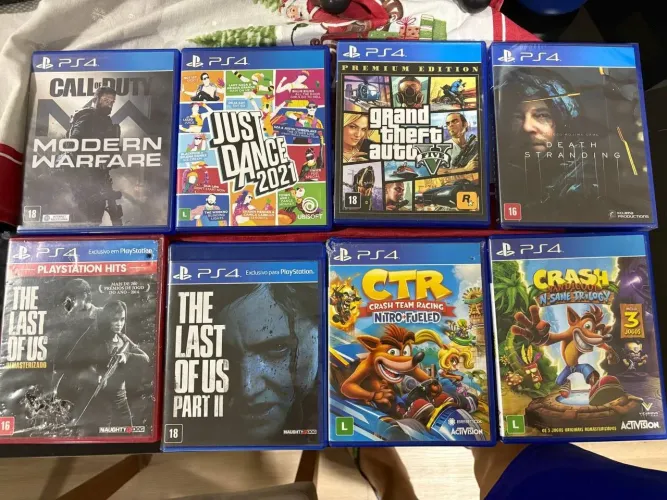 PS4 1T 8 Jogos com Camêra