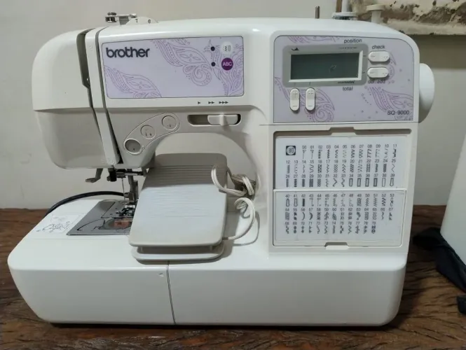 Máquina de Costura Computadorizada Brother SQ-9000