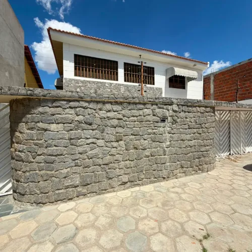 CASA COMERCIAL PARA LOCAÇÃO!