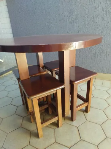 Mesa de Madeira Nobre