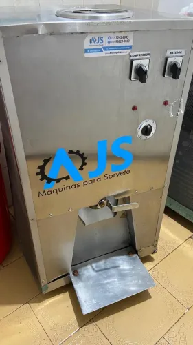 Máquina produtora de sorvete e açaí