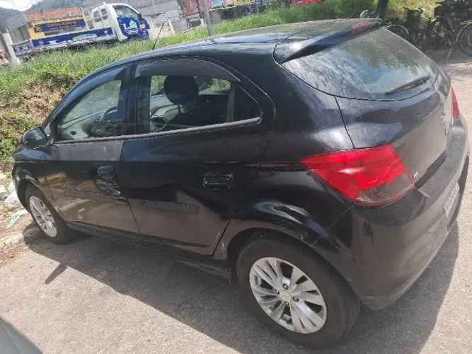 Chevrolet Onix Hatch LT 1.4 8V Flex Power Mec. 4P 2015