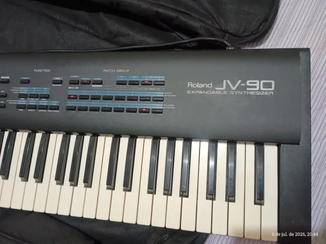 Roland jv 90