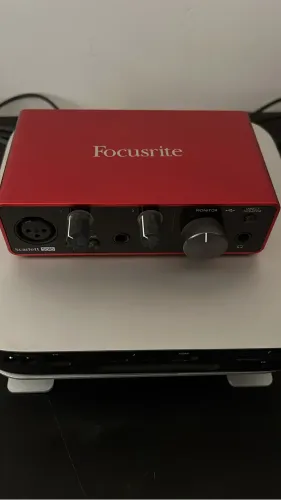 placa de áudio focusrite scarlett solo