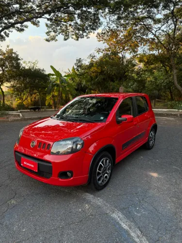 Fiat Uno Sporting 1.4 EVO Fire Flex 8V 4P 2013