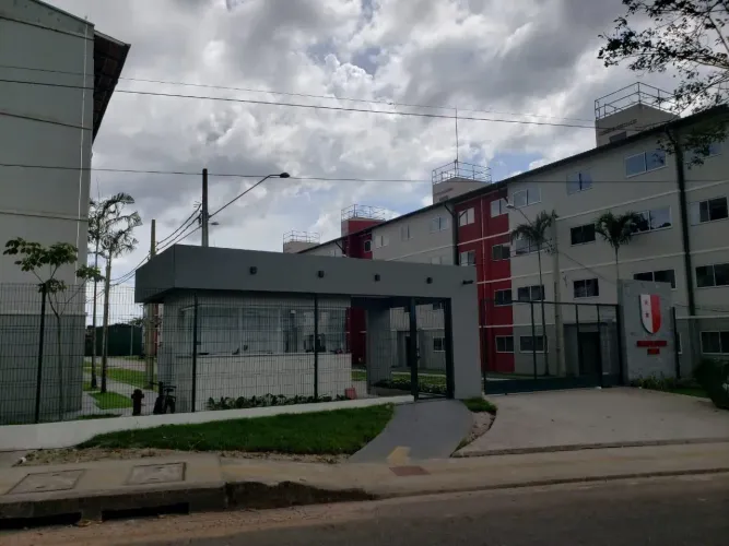 Alugo AP 2/4 mobiliado, térreo com quintal 
