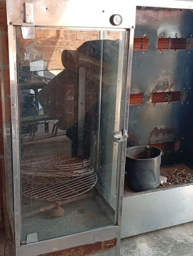 Máquina para assar frango