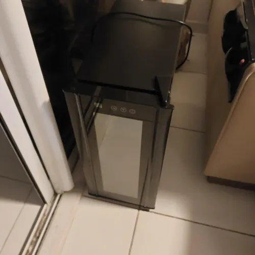 Adega climatizada Brastemp para 12 garrafas, painel touch 220v