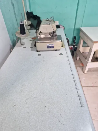 Maquina de Costura eléctrica