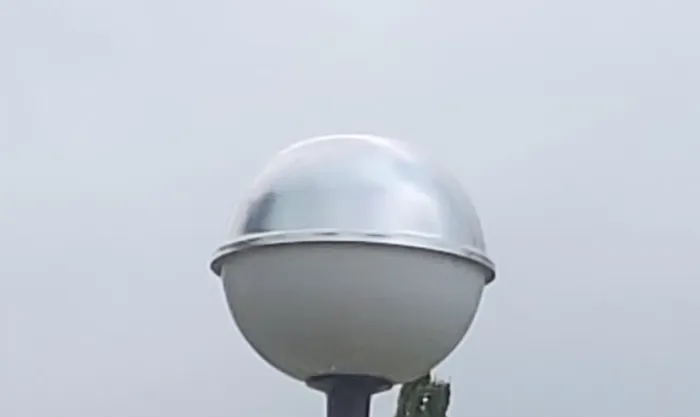 Globo 500mm meia bola, alumínio c/ acrilico 