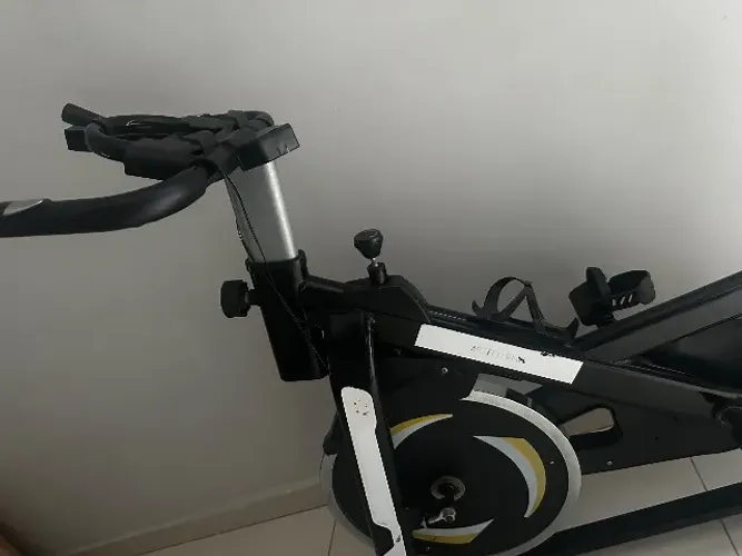 Bicicleta spinning semi nova