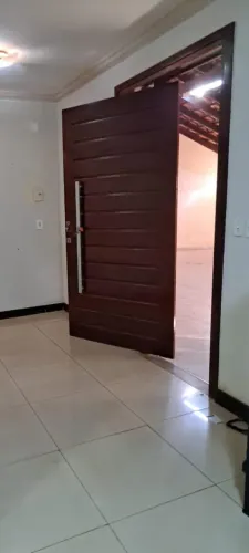VENDO FOLHA DE PORTA DE MADEIRA