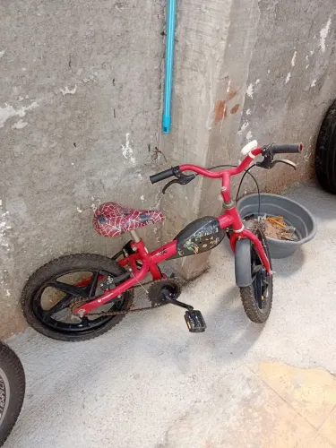 Vendo bicicleta ...tênis e bota
