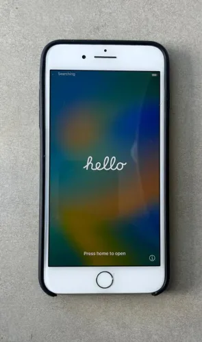 Iphone 8 Plus de 256GB - com capa nova e cabo de carregamento