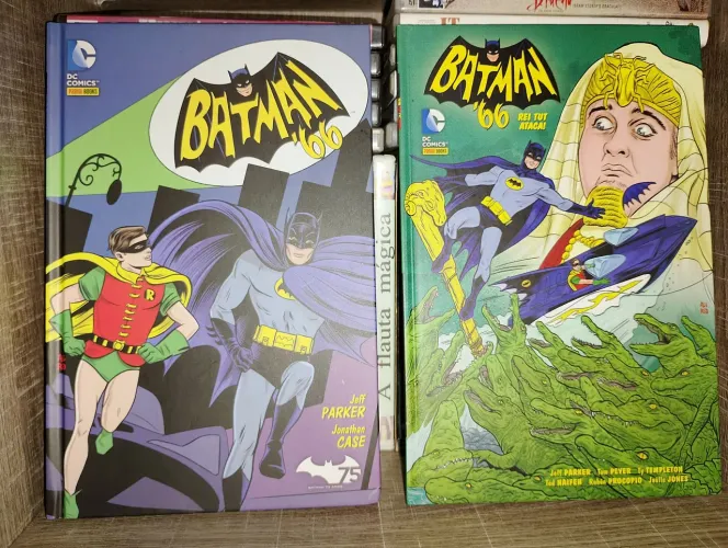 HQ Batman 66 vols 1 e 2 capa dura