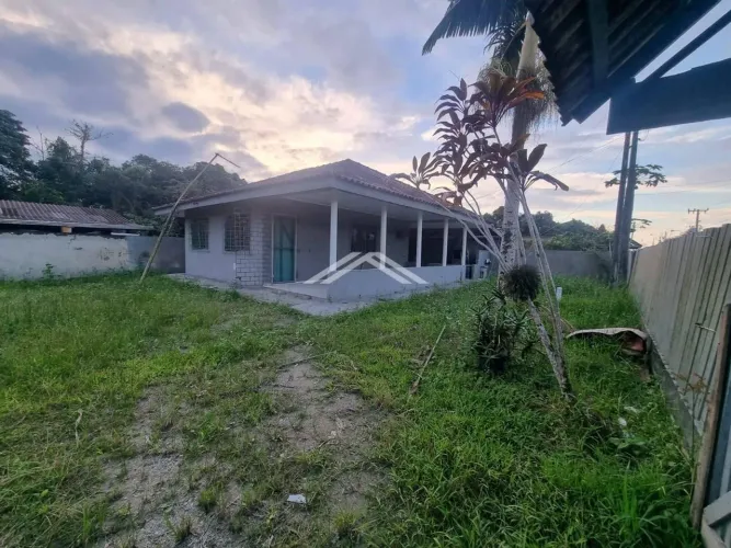 Casa à venda no bairro São José - Itapoá SC