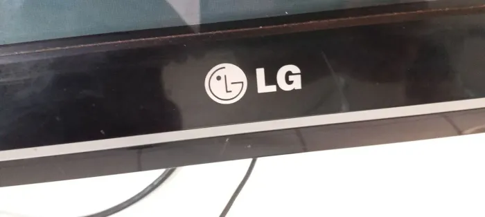 Tv LG de 42 polegadas.