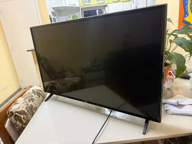 LG webOS TV LK5750PSA 43 polegadas