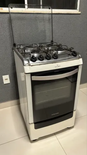 Fogão Electrolux 4 bocas e Forno nunca usado,