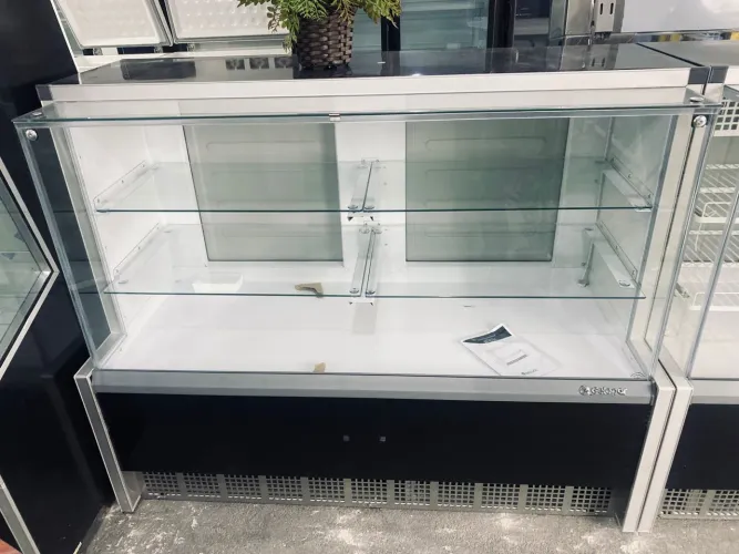 NZ. Vitrine NEUTRA 1,40m Gelopar 