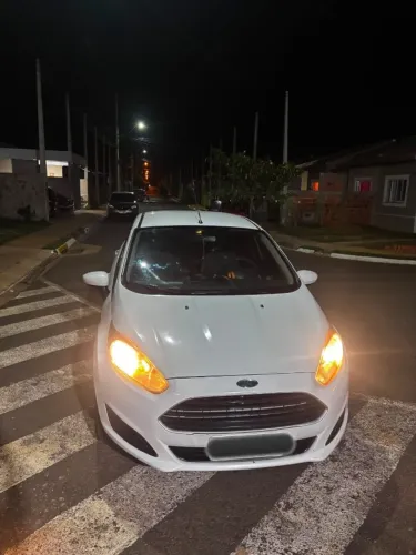 Ford Fiesta 1.5 16V Flex Mec. 5P 2015