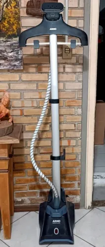 Passadeira a Vapor Arno Compact Valet