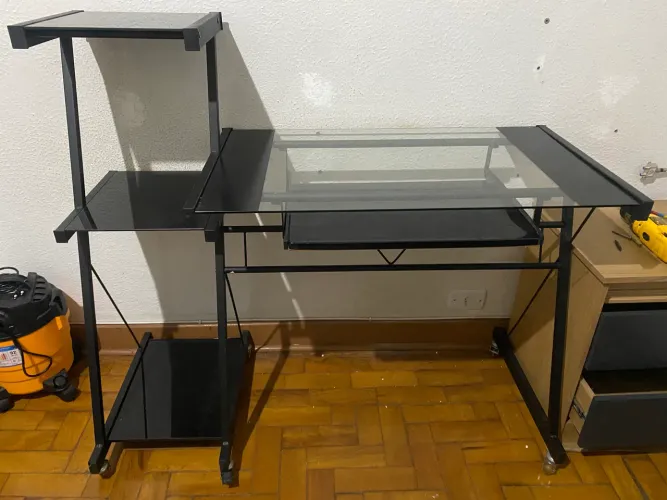 Mesa de escritório de vidro