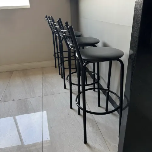 Banquetas de Balcão Pretas (4 unidades)