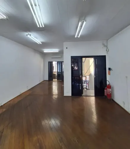 Casa Comercial com entradas pela Itapicuru e pela Turiassu, 180m² para alugar em Perdizes