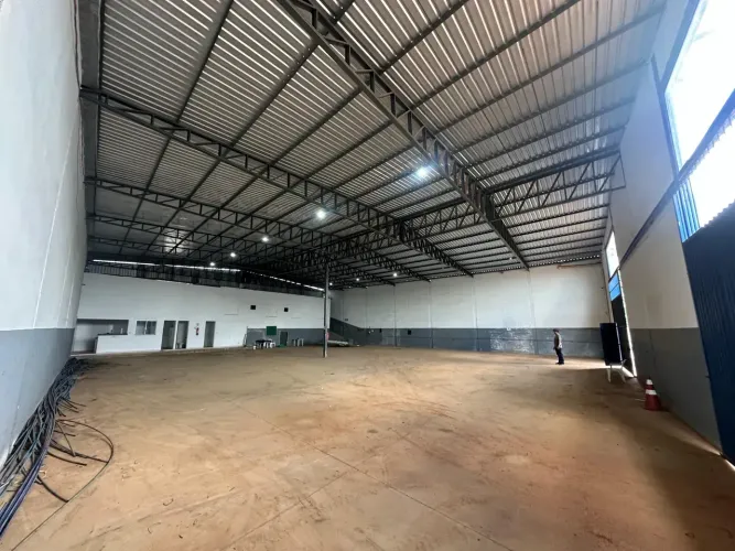 ALUGA-SE GALPÃO DE 720m2 PARQUE ALVORADA I | LUZIÂNIA - GO