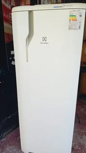 Geladeira fros free em ótimo estado de uso