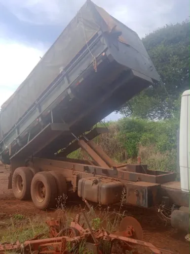 Caçamba a venda