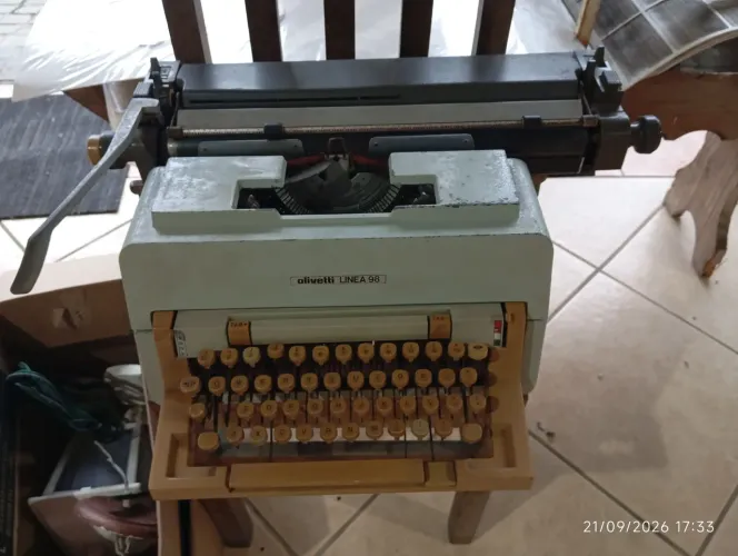 Máquina de escrever antiga