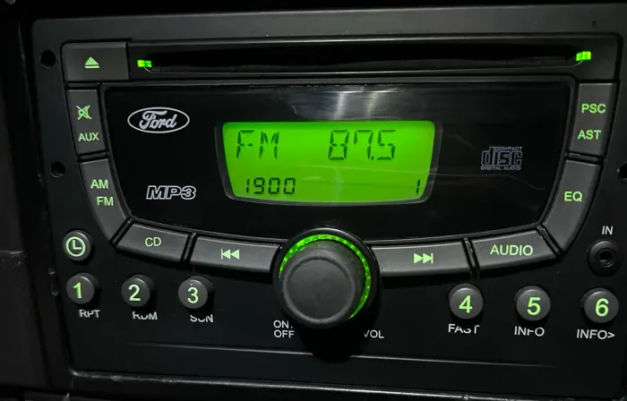RÁDIO ORIGINAL FORD MP3/CD Ecosport, Fiesta, Foccus, FORD KA.  