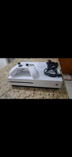 VENDE-SE OU TROCA XBOX ONE S