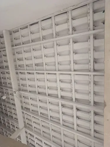 Telhas colonial  semi nova e brancas 