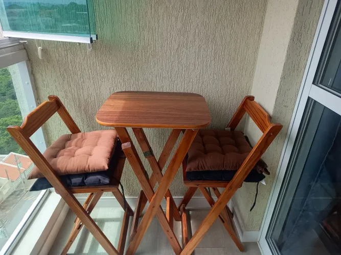 Bistrô com duas banquetas dobrável 