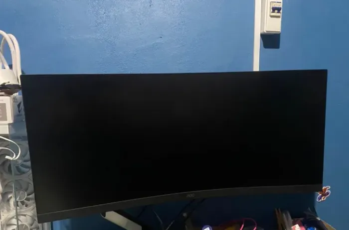 Monitor AOC ultrawide QHD 180hz 0.5Ms curvo