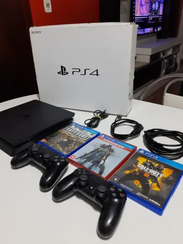 PS4 Slim 1TB + 2 Controles + 3 Jogos