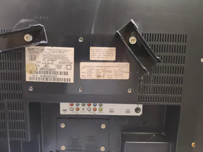 TV PHILIPS 32 POLEGADAS - ESTA COM UM AUTO FALANTE ESTOURADO