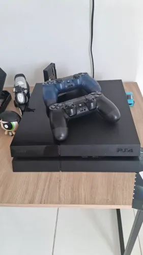 PS4 500gb + 2 controles / PLAYSTATION 4 FAT